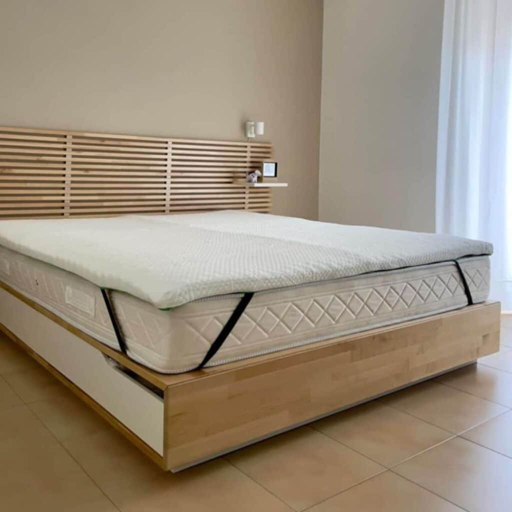 Topper matrimoniale con design a doppia faccia,
